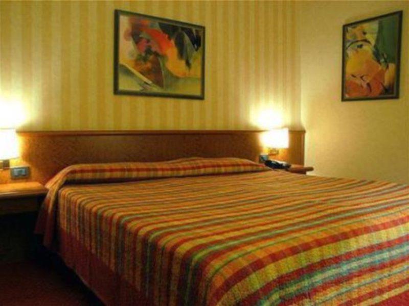 Meditur Hotel Pisa Migliarino Pisano Pokoj fotografie